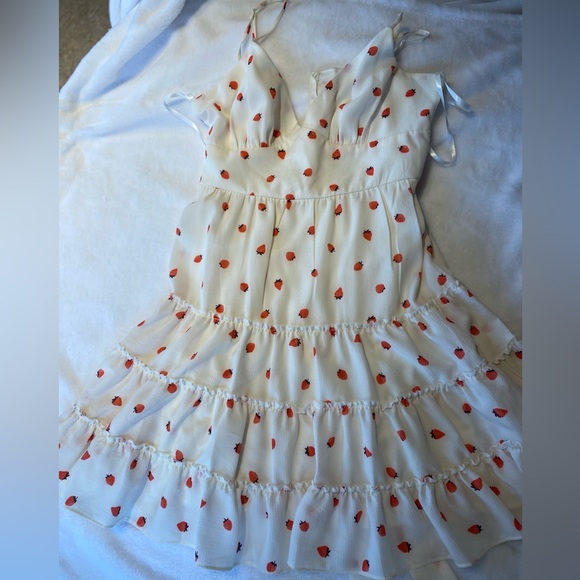B. Smart like new dress beige color and size 11 with strawberry print. - Picture 4 of 7